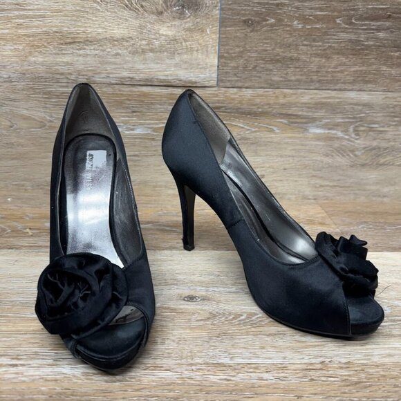 Nine West Lilyao Black Textile Floral Satin Peep Toe Heels Women's Size 7.5 - Picture 6 of 7